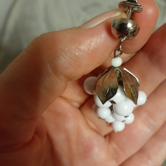 Celebrity NY late 60's Necklace and Earrings set - Picture 3 of 10